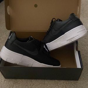 AF1 Black Nike Pixel